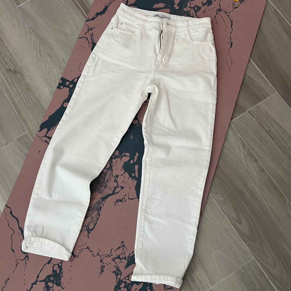 White straight jeans Zara